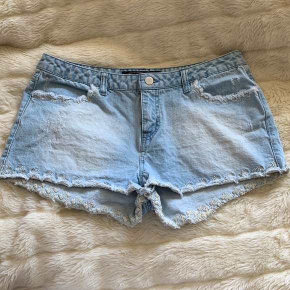 Low rise denim jean shorts with embroidered detailing 12 - Picture 5 of 11